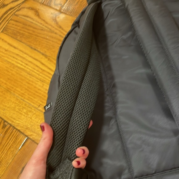 NWT Herschel Black Nylon Heritage Backpack 21.5L - Picture 7 of 16